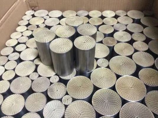 खरीदें यूरो III डिस्चार्ज मानक और कॉर्डियराइट + एसयूएस409 सामग्री के साथ उच्च उत्प्रेरक लोडिंग थ्री-वे उत्प्रेरक कनवर्टर ऑनलाइन निर्माण