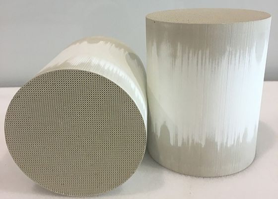 खरीदें High Catalyst Loading Three Way Catalytic Converter for IX35 Car Model with 300-800°C Temperature Range ऑनलाइन निर्माण