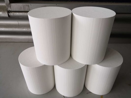 खरीदें पेट्रोल कार यात्री पर 200cpsi ऑटोमोबाइल उत्प्रेरक निकास नियंत्रण Dpf ऑनलाइन निर्माण