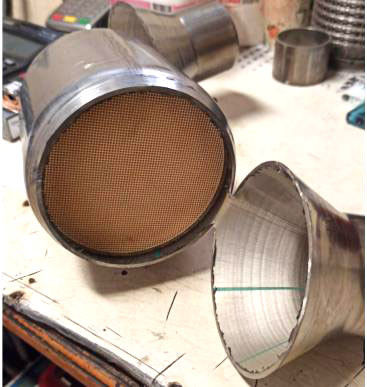 खरीदें 300 सीपीआई तीन-तरफा उत्प्रेरक∙ ऑटोमोटिव निकास शुद्धिकरण प्रणाली∙ यूरो 6 मानकों को पूरा करता है ऑनलाइन निर्माण