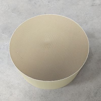 खरीदें मोनोलिथ सिरेमिक हनीकॉम्ब उत्प्रेरक कनवर्टर हनीकॉम्ब संरचना यूरो 4 5 6 ऑनलाइन निर्माण