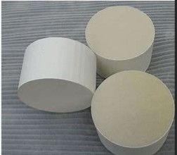 ऑटोमोटिव गैसोलीन थ्री वे कैटेलिस्ट्स 3 वे कैटेलिटिक कन्वर्टर 400 सेल 3 इंच In में प्रयुक्त